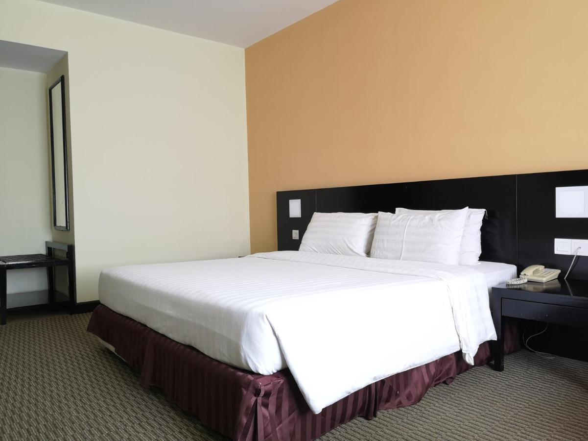 เปอร์คาซา โฮเทล เคนินกัว Hotel Keningau ภายนอก รูปภาพ